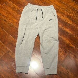 Men’s Nike tech pants